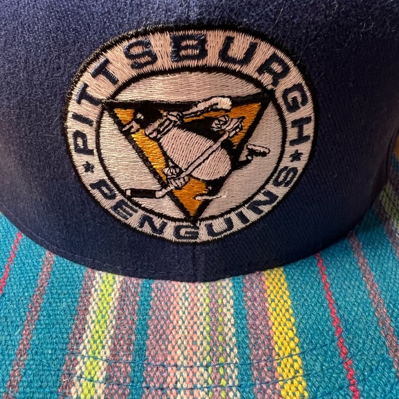 Mitchell & Ness Pittsburgh Penguins SnapBack hat *RARE* LIKE NEW - Picture 2 of 6